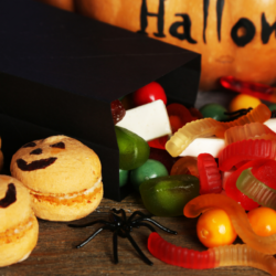 Spooky Pumpkin Macarons: Halloween Treat Recipe